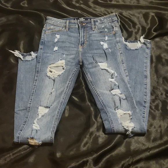 Hollister Jeans - Picture 14 of 15